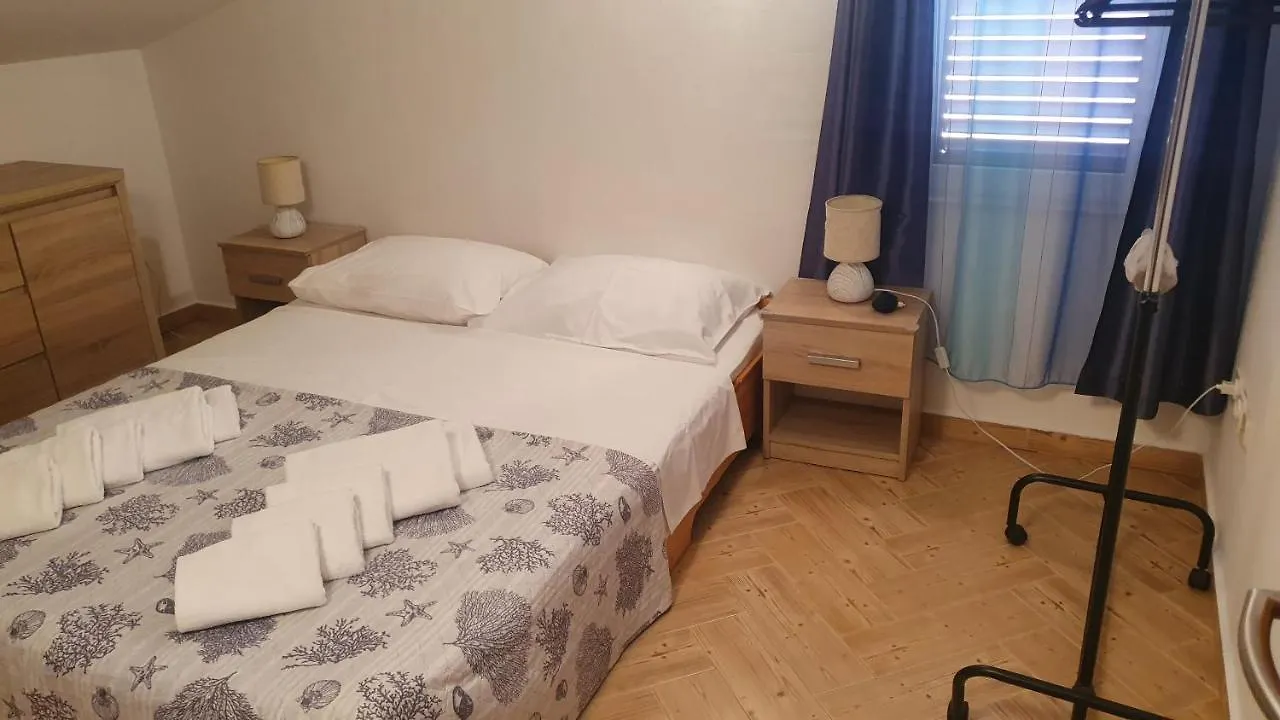 Neno Villa Vir